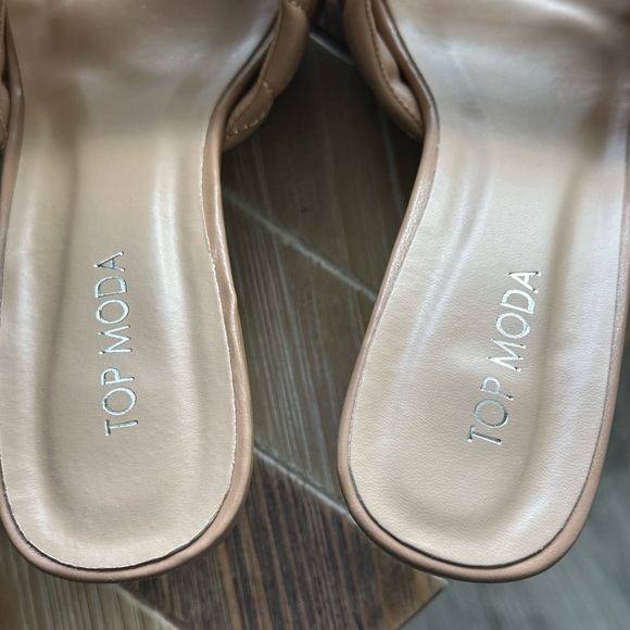 NEW‼️ Beige Quilted Slide-In Heels - Picture 5 of 7